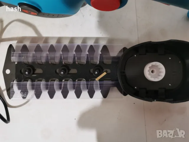 Акумулаторна ножица за трева и храсти Gardena ComfortCut Li 9857-20, снимка 7 - Други инструменти - 49193403