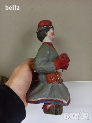 Стара дървена антикварна пластика на жена Саами с дете на гърба , снимка 5 - Антикварни и старинни предмети - 44405001