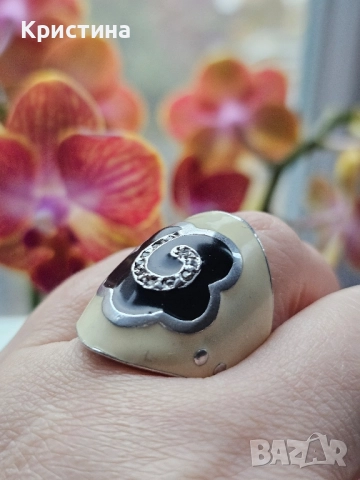 Красив сребърен пръстен е емайл, снимка 2 - Пръстени - 52332218