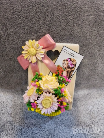 Ръчно изработена дървена дъска с керамични цветя 🌸, снимка 2 - Декорация за дома - 53711262