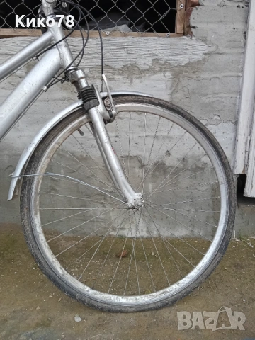 Бегач 28 цола, снимка 3 - Велосипеди - 53475360