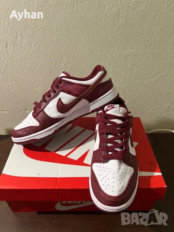 Оригинални Nike Dunk Low – бяло / бордо 43/27.5см, снимка 4 - Маратонки - 56276140