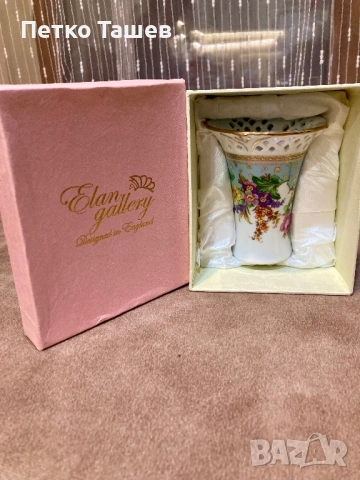 Порцеланова ваза от Elam Gallery 
