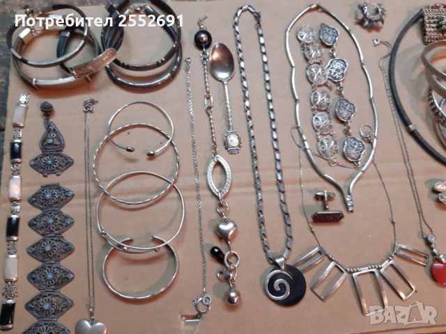 Накити , снимка 5 - Колиета, медальони, синджири - 36189412