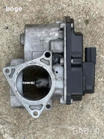 Passat b6 Golf VI 2.0TDI 03L131501D - дросел клапа, снимка 2 - Части - 50474433