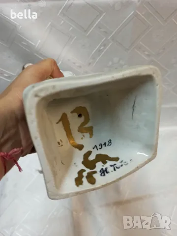 Френска антикварна порцеланова скулптура, религиозна ръчно рисувана  с позлата ,произведена 1860 год, снимка 10 - Антикварни и старинни предмети - 50046620