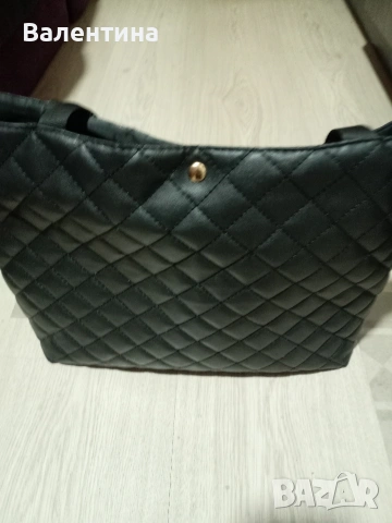 Дамска черна чанта, снимка 4 - Чанти - 53304165
