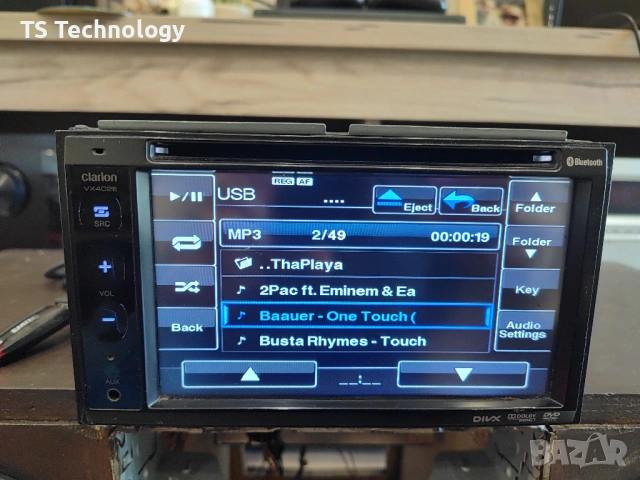 Висок клас Мултимедия Clarion VX402E Bluetooth / USB / AuX / CD / MP3, снимка 2 - Аксесоари и консумативи - 53045430