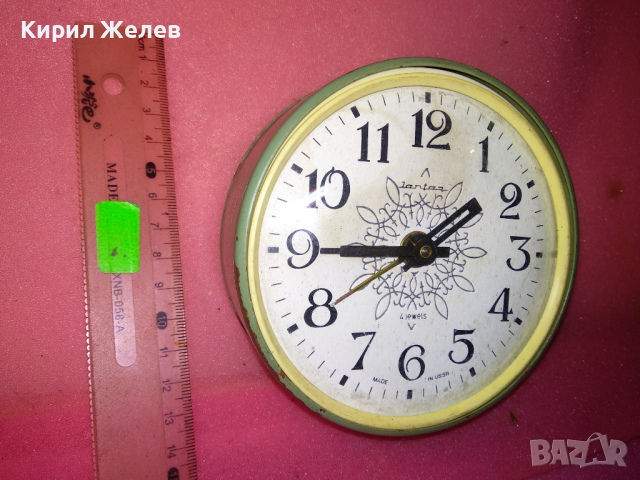 JANTAR MADE in USSR Стар КОЛЕКЦИОНЕРСКИ РУСКИ БУДИЛНИК МЕХАНИЧЕН НАСТОЛЕН ЧАСОВНИК ЯНТАР СССР 37644