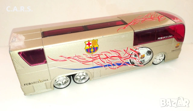 FC Barcelona Team Bus Maisto - Мащаб 1:43, снимка 3 - Колекции - 52303681