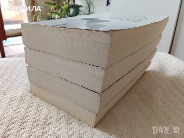 Всички четири книги от поредицата "Гениалната приятелка" на Елена Феранте , снимка 3 - Художествена литература - 53662524