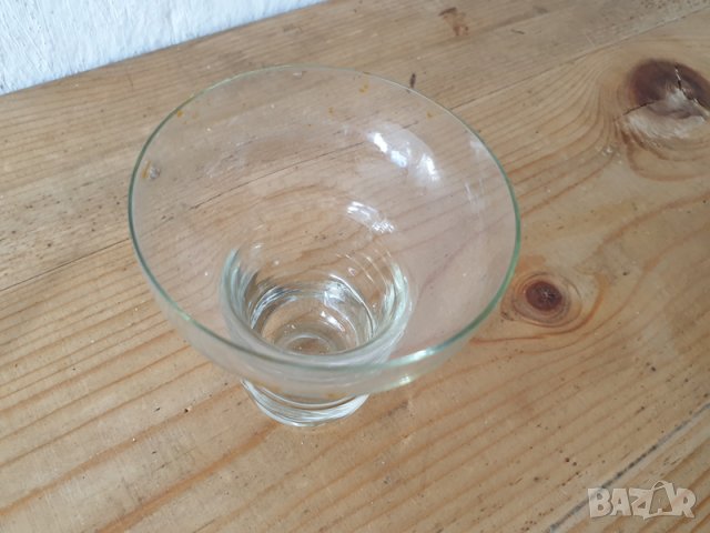 Продавам малка стъклена вазичка, снимка 2 - Вази - 39764406