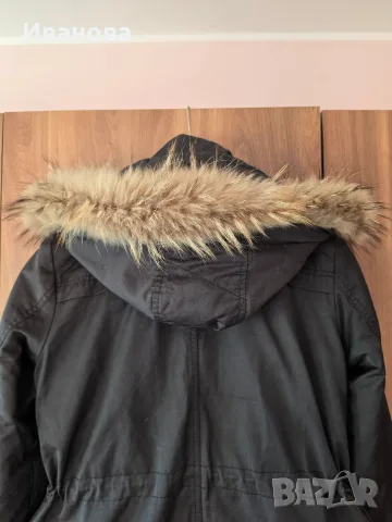Дамско яке/парка Pull&Bear с естествен косъм лисица, снимка 4 - Якета - 56038331
