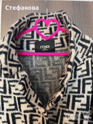 Елегантно палто Fendi, снимка 2 - Палта, манта - 42387393
