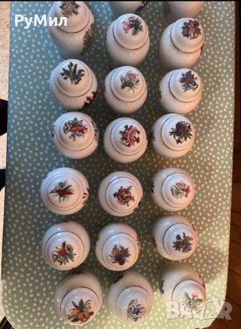 Порцеланови съдове за подправки с оригинална етажерка на "Crestley Collection", снимка 5 - Кутии за съхранение - 40205408