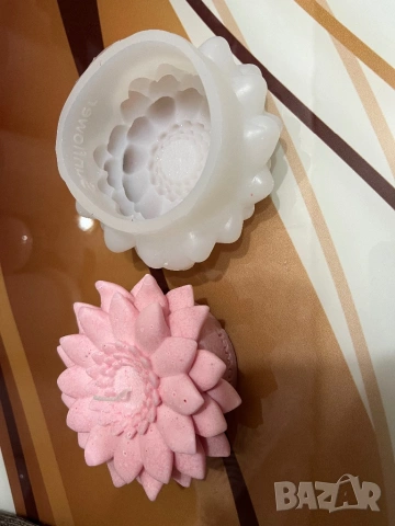 Силиконови молдове за свещи и изделия от шоколад