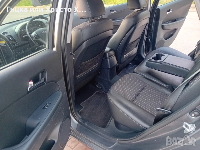 Hyundai i30 1.6i Exclusive , снимка 12 - Автомобили и джипове - 52787477