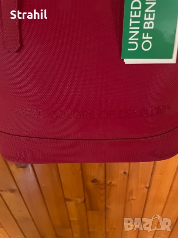 Червена чанта за рамо United colors of Benetton, снимка 5 - Чанти - 51319594