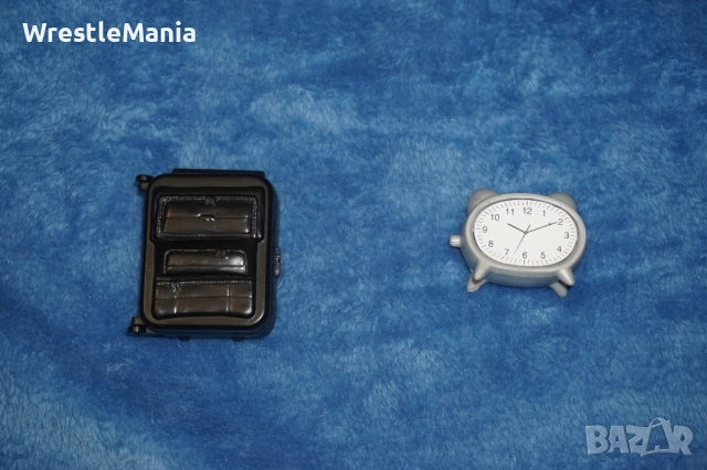 WWE Аксесоари за Кеч Фигури Малки Титли/Дрехи/Пътнически Куфар/Маса/Часовник/Щанга/Тръба, снимка 9 - Колекции - 51855596