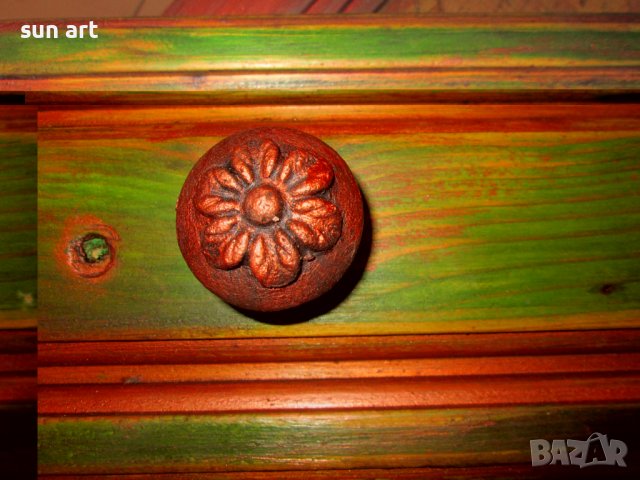 дървена арт закачалка зелена-80см