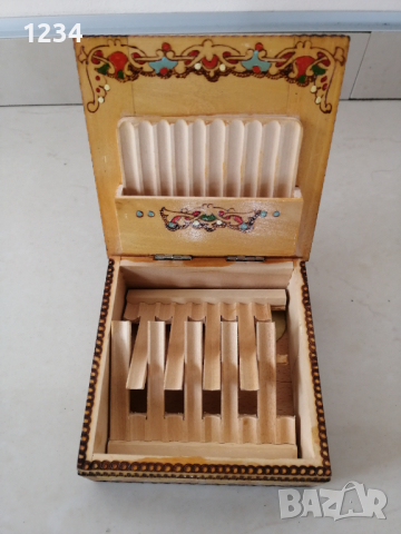 Дървена кутия табакера 11 х 11 h 4.5 см. , снимка 1