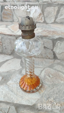 Красива старинна газена лампа с усукано стъкло , снимка 5 - Настолни лампи - 52747707