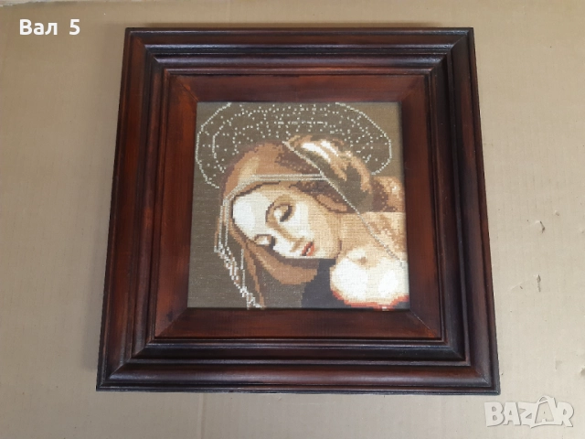 Стар ръчно шит гоблен ПЛАЧЕЩАТА МАДОНА