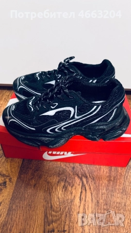 Дамски спортни обувки