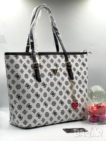 чанти guess 38х30см, снимка 11 - Чанти - 51442310