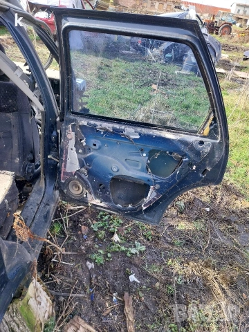 здравейте продавам задна дясна врата от Опел вектра б комби, снимка 2 - Части - 53540579