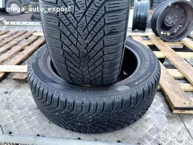 2 бр. Pirelli 215/55R17 DOT 2922, снимка 2 - Гуми и джанти - 52742086