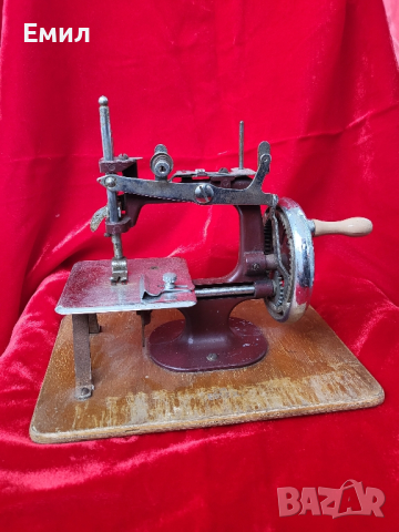 Колекционерска детска шевна машина THE ESSEX MK1 