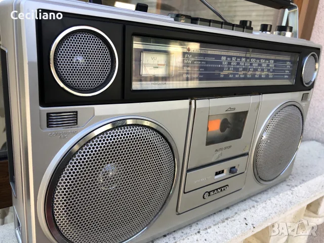 радиокасетофон Sanyo M9930K-Silver, снимка 2 - Радиокасетофони, транзистори - 55996288