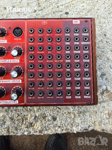 Аналогов синтезатор , снимка 3 - Ресийвъри, усилватели, смесителни пултове - 52151158
