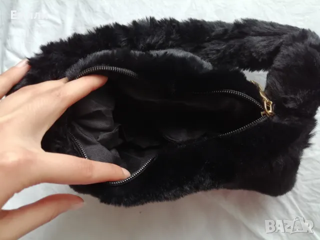 Дамска пухкава малка чантичка в черен цвят, снимка 12 - Чанти - 48416625