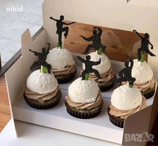 12 бр Карате Бойни изкуства кунг фу пози картонени топери топер украса мъфини кексчета торта декор, снимка 3 - Други - 53215646