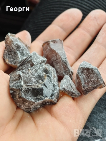 Бурмийски необработен кехлибар