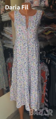 Бяла рокля в сини и розови цветчета на волани, снимка 1