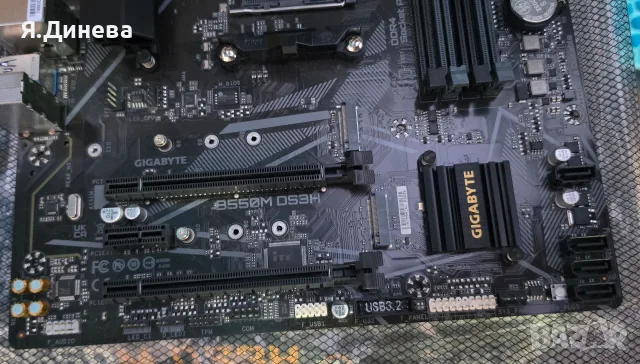 Дъно за компютър Gigabyte B550M DS3H, снимка 3 - Дънни платки - 55805035