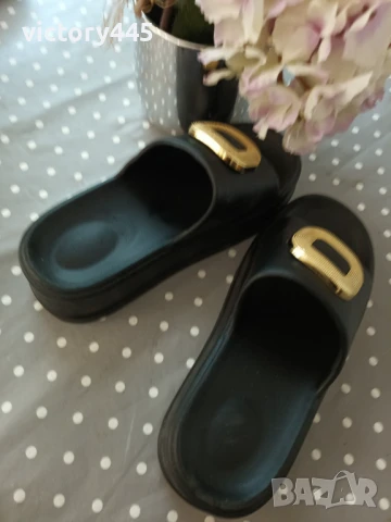 Дамски чехли на платформа, снимка 2 - Чехли - 50581148