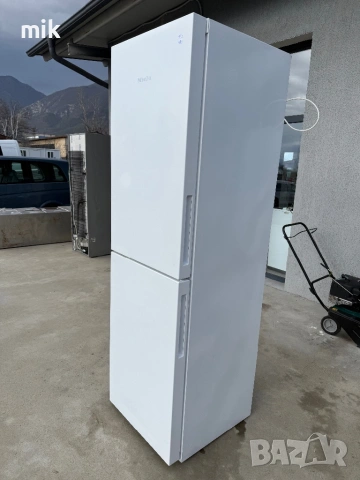 Хладилник с фризер Миеле с инверторен мотор, снимка 7 - Хладилници - 53007433