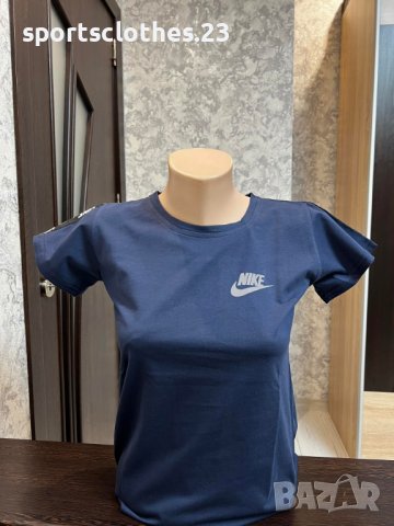 Дамски тениски Nike в червено, тъмно синьо и бяло, снимка 2 - Тениски - 44230035