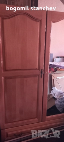Гардероб масив дъб с 3 чекмеджета