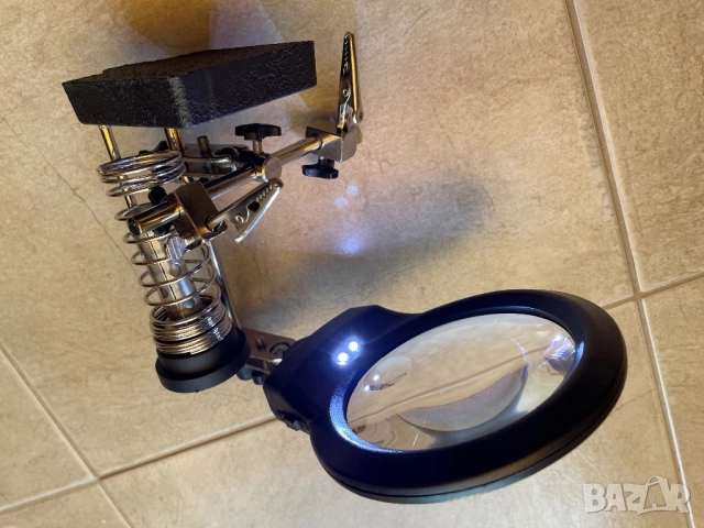Трета ръка с LED лупа, Powerfix Profi, снимка 3 - Ремонт на друга електроника - 52229101