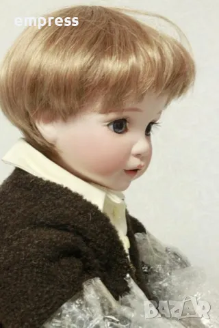 Намалена! Порцеланова кукла Celia-Charly, снимка 2 - Колекции - 47916267