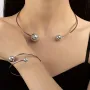 „комплект колие и гривна с топчета сребристи, снимка 1