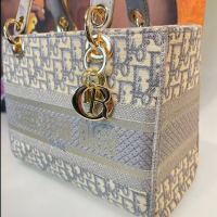 Дамска чанта на Christian Dior, снимка 3 - Чанти - 44658500