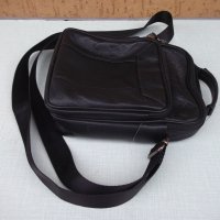 Чанта мъжка за носене през рамо, снимка 10 - Чанти - 40725920