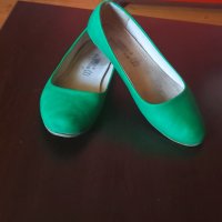 Зелени балеринки, снимка 1 - Дамски ежедневни обувки - 41488197