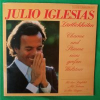 Julio Iglesias – 1981 - Zärtlichkeiten(CBS – CBS 85276)(Vocal,Schlager), снимка 1 - Грамофонни плочи - 44827293